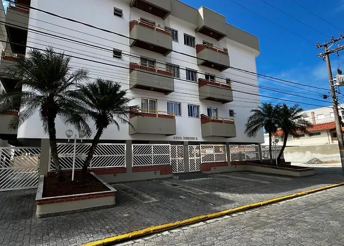 em Praia Grande Ubatuba Próximo a praia